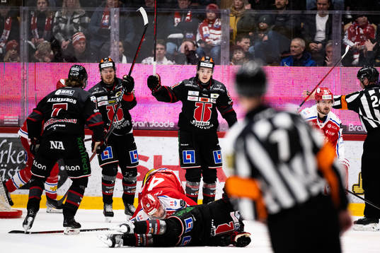 Örebros Leo Carlsson och Oliver Eklind jublar