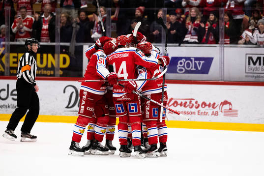 Timrås Sebastian Hartmann jublar