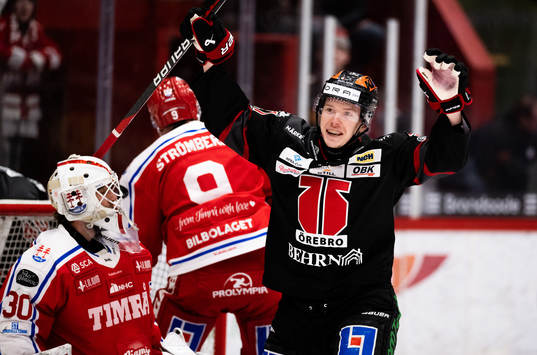 Örebros Linus Öberg jublar