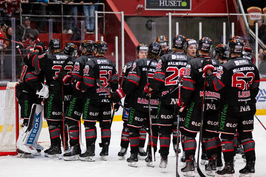 Örebros spelare jublar