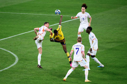 Jan Vertonghen of Belgium and Alexander Isak of Sweden