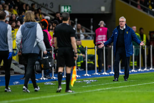 Head coach Janne Andersson of Sweden reacts
