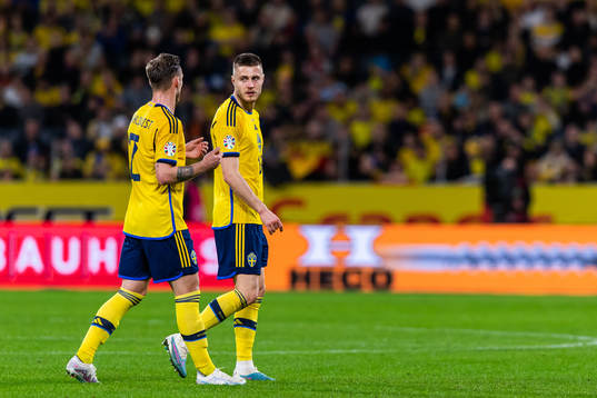 Linus Wahlqvist Egnell and Mattias Svanberg of Sweden look