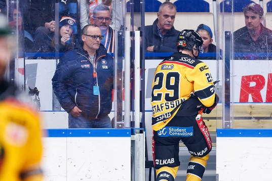 Luleås Erik Gustafsson blir utvisad