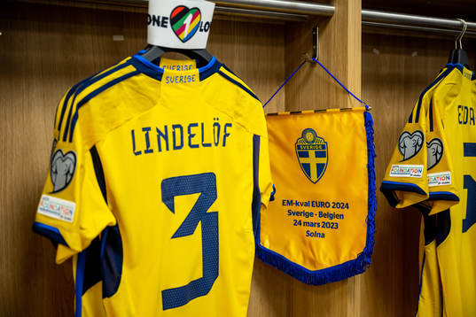 The jersey of Victor Nilsson Lindelöf
