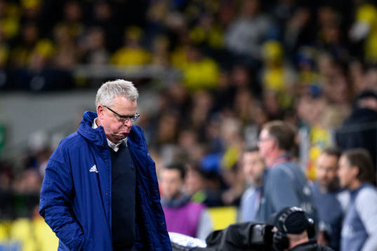Head coach Janne Andersson of Sweden looks dejected