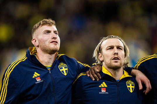 Dejan Kulusevski and Emil Forsberg of Sweden