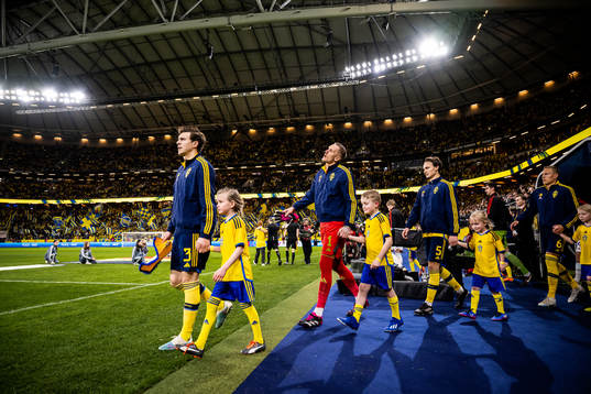 23032Victor Nilsson Lindelöf, goalkeeper Robin Olsen,