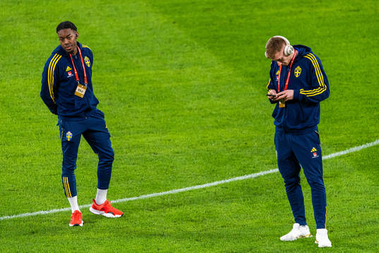 Anthony Elanga and Dejan Kulusevski of Sweden