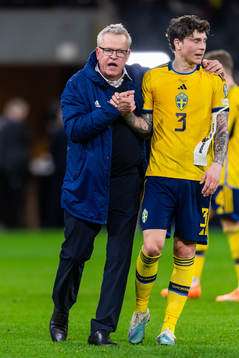 Head coach Janne Andersson and Victor Nilsson Lindelöf