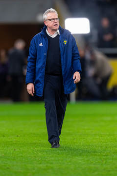 Head coach Janne Andersson of Sweden looks dejected
