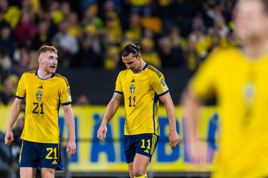 Dejan Kulusevski and Zlatan Ibrahimovic looks dejected
