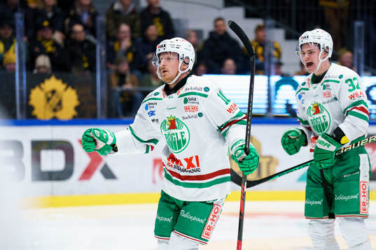 Rögles Simon Hjalmarsson jublar