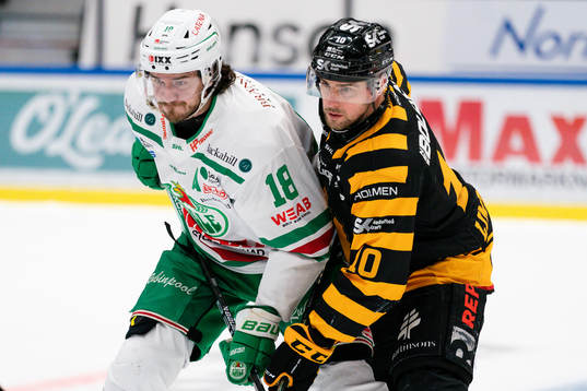 Rögles Dennis Everberg Skellefteå AIKs Joakim Lindström