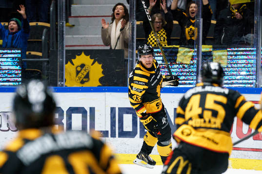 Skellefteå AIKs Filip Sandberg jublar