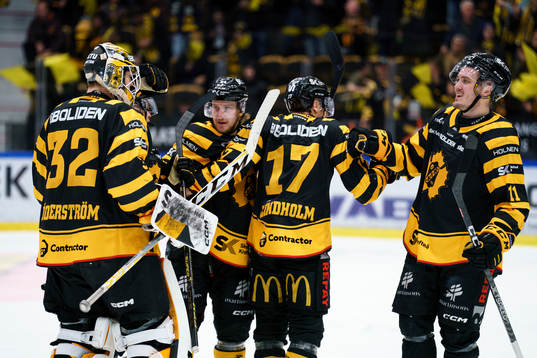 Skellefteå AIKs spelare jublar