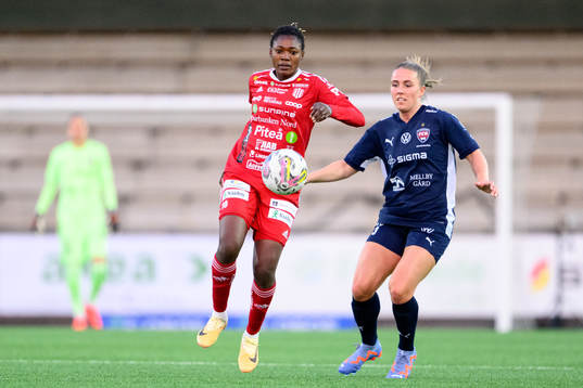 Piteås Anam Imo och FC Rosengårds Gudrun Arnardottir