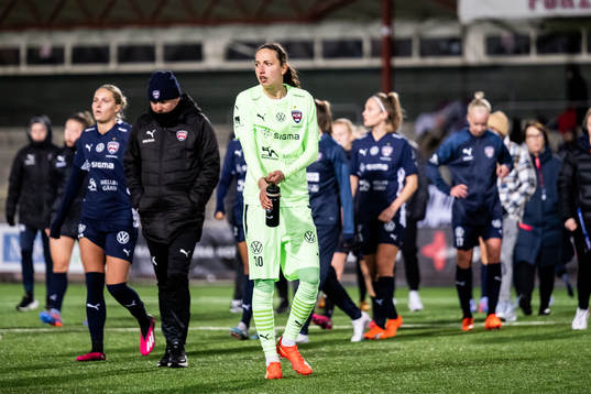 FC Rosengårds målvakt Somea Polozen deppar