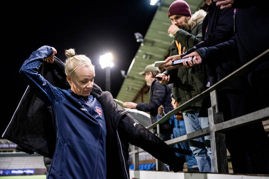 FC Rosengårds Caroline Seger blir intervjuad