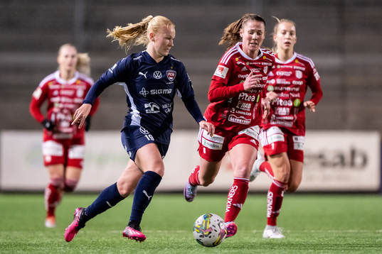 FC Rosengårds Sofie Bruun Bredgaard och Piteås Olivia Holm