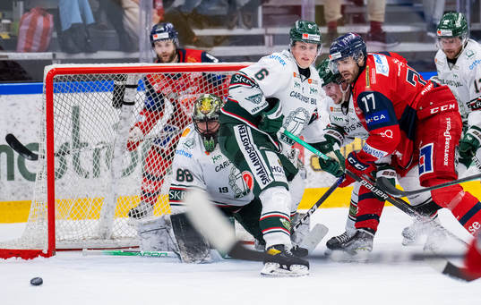 Tingsryds målvakt Tomas Ryden och Jacob Lundegård mot