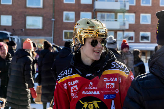 Johanna Fällman  jublar