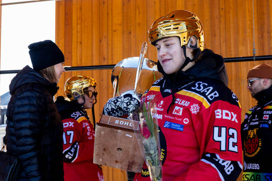 Viivi Vainikka  jublar