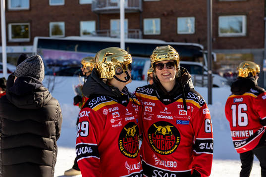 Emma Nordin  och +lu57+ jublar