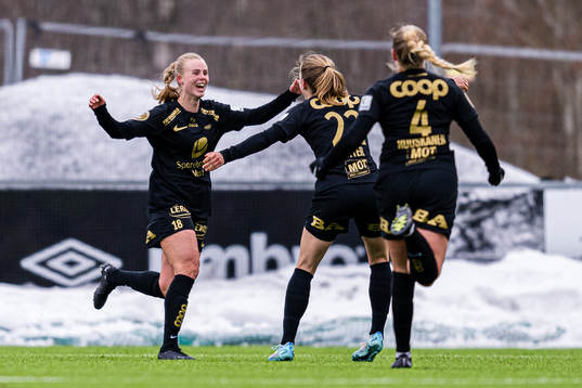 Bläddra bland fler bilder av Football, Toppserien, Lyn - Brann