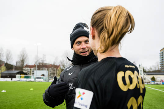 Olli Harder, head coach of Brann, and Sara Jane Ritter of