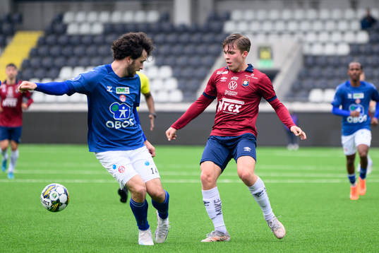 KFUMs Håkon Helland Hoseth och Örgrytes Isak Dahlqvist
