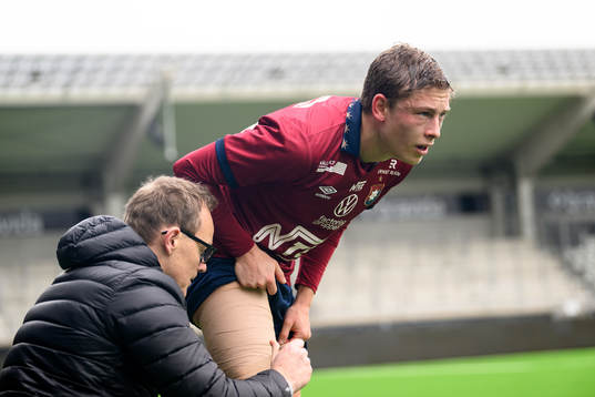 Anton Andreasson Örgrytes får benen lindat