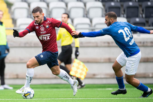 Örgrytes Erion Sadiku och KFUMs Ayoub Aleesami