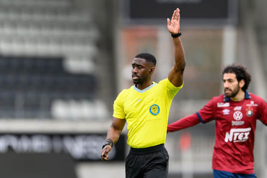 Domare Fredrik Oppong