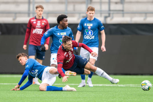 KFUMs Sverre Hakami Sandal och Örgrytes Erion Sadiku