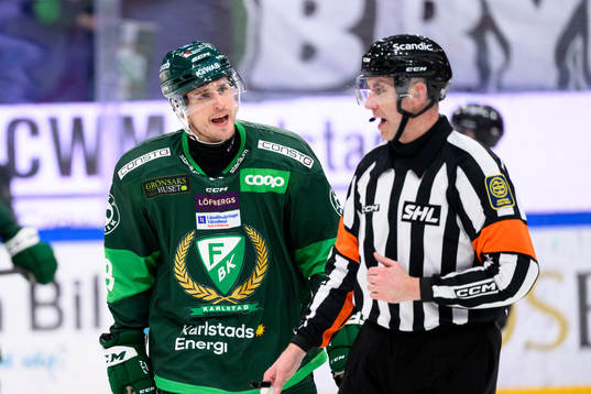 Färjestads Brandon Davidson reagerar