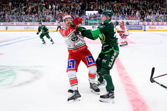 Frölundas Max Friberg och Färjestads Lucas Forsell