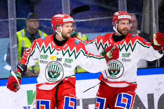 Frölundas Jacob Nilsson och Jan Mursak jublar