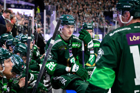 Färjestads Lucas Forsell deppar