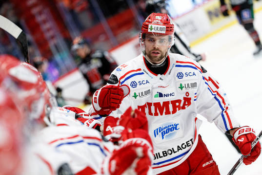 Timrås Emil Pettersson jublar