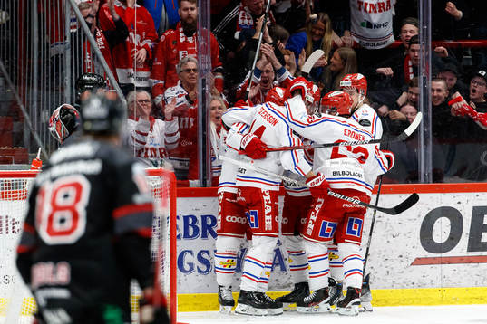 Timrås Anton Lander jublar