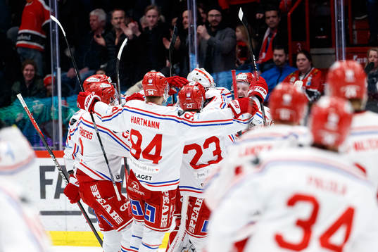 Timrås spelare jublar