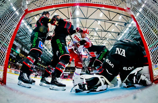 Timrås Magnus Pääjärvi och Örebro Filip Berglund och