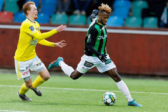 Falkenbergs Linus Borgström och GAIS Rickard Emeka Friday