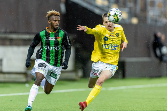 GAIS Rickard Emeka Friday och Falkenbergs Gabriel Johansson