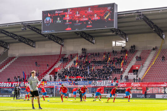 Helsingborgs spelare värmer upp