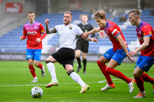 AIKs John Guidetti och Helsingborgs Thomas Rogne