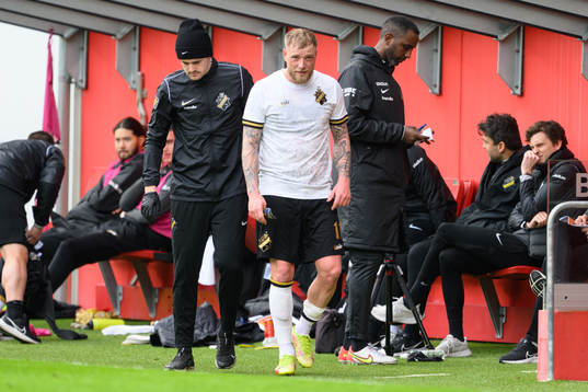 AIKs John Guidetti utgår skadad