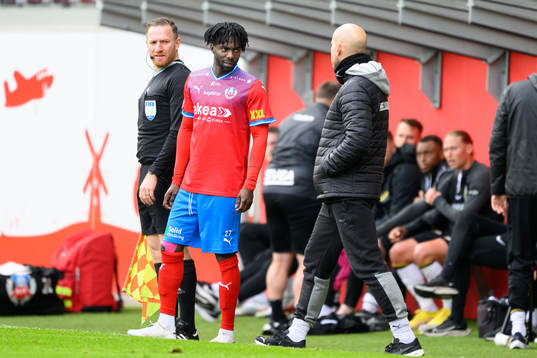 Helsingborgs Benjamin Acquah byts in
