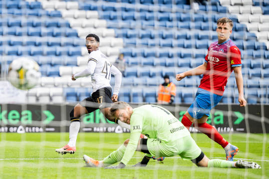 AIKs Alexander Fesshaie gör 0-3 bakom Helsingborgs